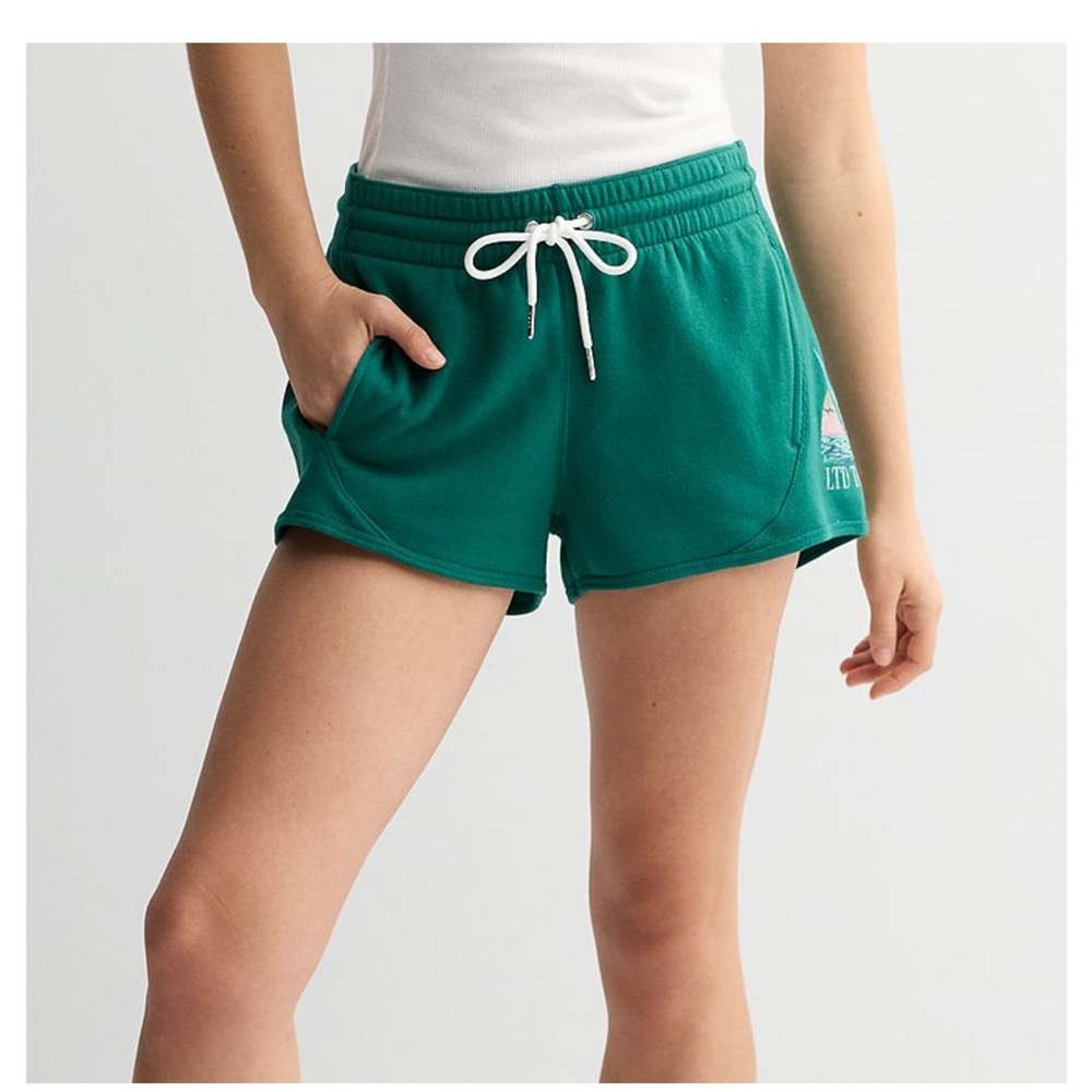 NWT Women’s Limited Too Graphic Rib Fleece Green Shorts (XL)
